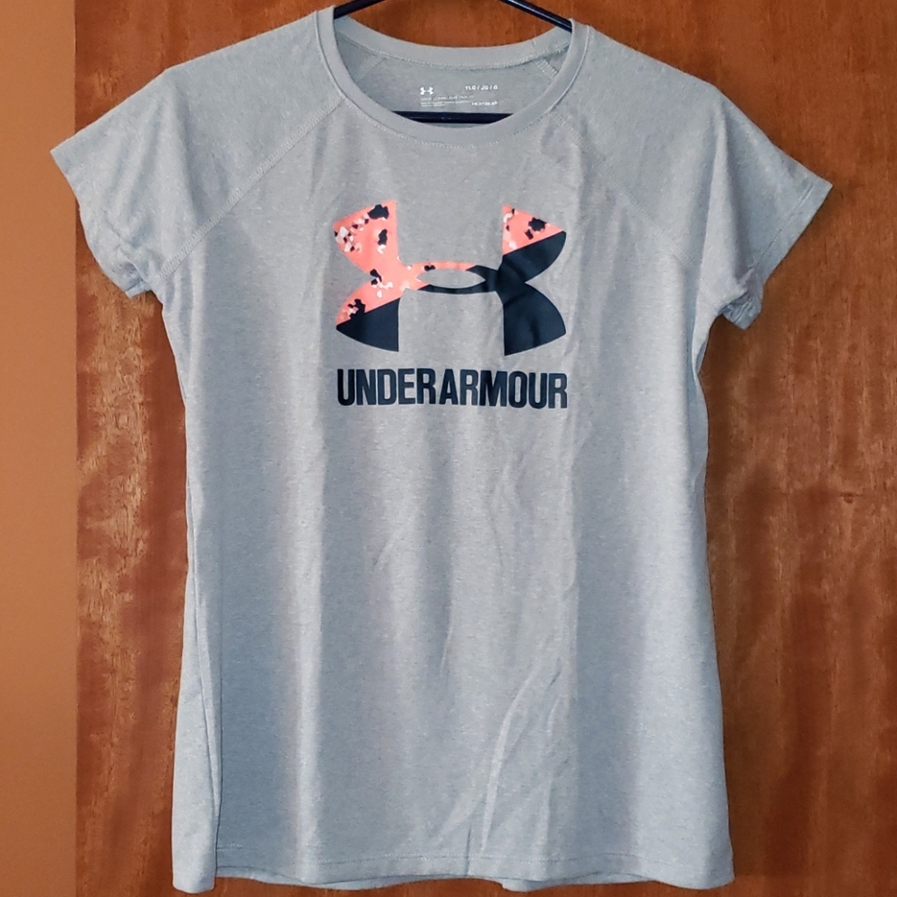 Like New!! Girl's UNDER ARMOUR TEE